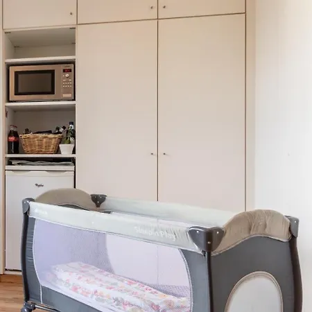 Privates Mit Bad, Kueche, Sofa & Balkon *