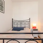 Privates Mit Bad, Kueche, Sofa & Balkon