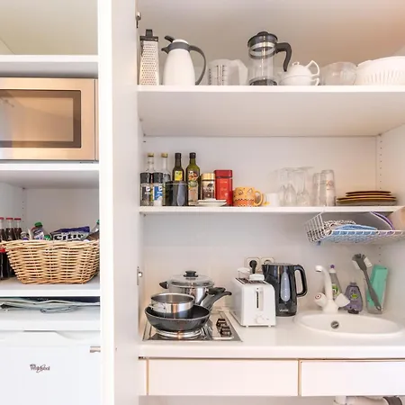 Privates Mit Bad, Kueche, Sofa & Balkon Apartmán