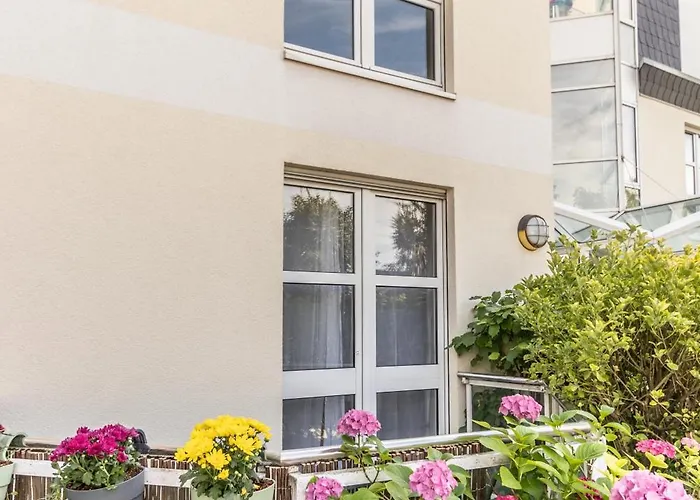 Lejlighed Privates Mit Bad, Kueche, Sofa & Balkon *