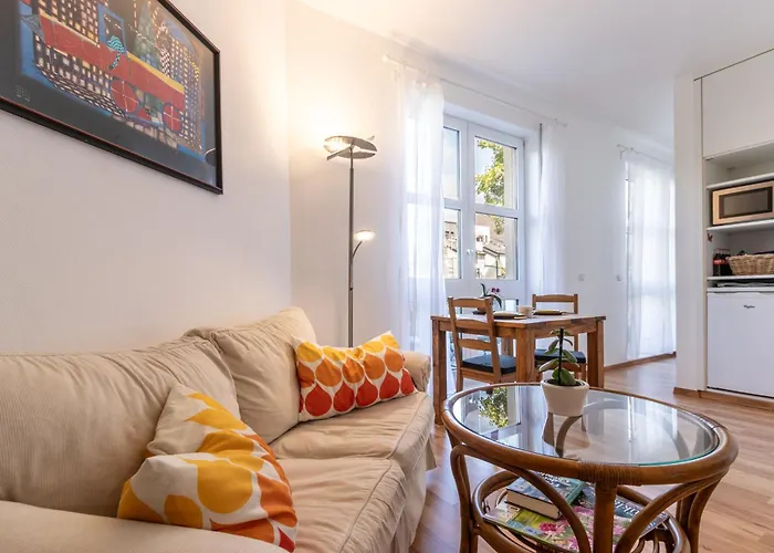 Lejlighed Privates Mit Bad, Kueche, Sofa & Balkon Frankfurt am Main