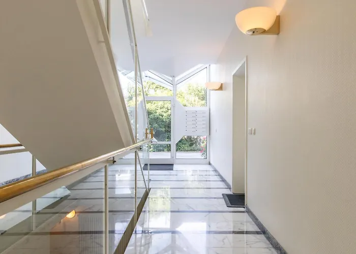 Lejlighed Privates Mit Bad, Kueche, Sofa & Balkon