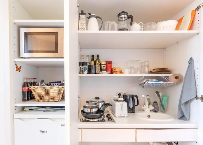 Privates Mit Bad, Kueche, Sofa & Balkon شقة