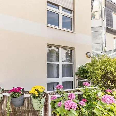 公寓 Privates Mit Bad, Kueche, Sofa & Balkon *