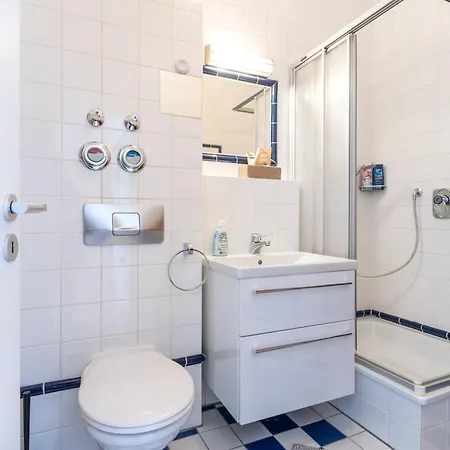 Apartament Privates Mit Bad, Kueche, Sofa & Balkon Frankfurt nad Menem