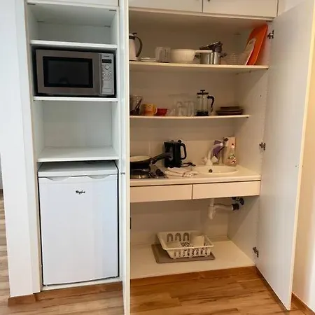 Privates Mit Bad, Kueche, Sofa & Balkon *