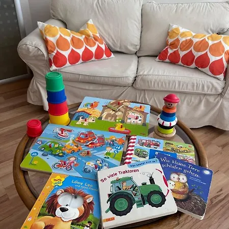 Privates Mit Bad, Kueche, Sofa & Balkon